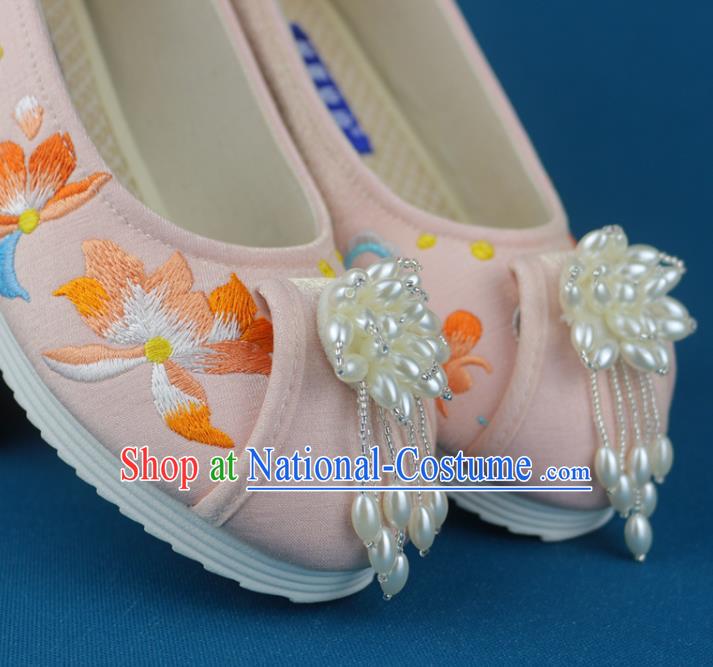 China Traditional Wedding Pink Cloth Shoes Pearls Tassel Shoes Embroidered Shoes