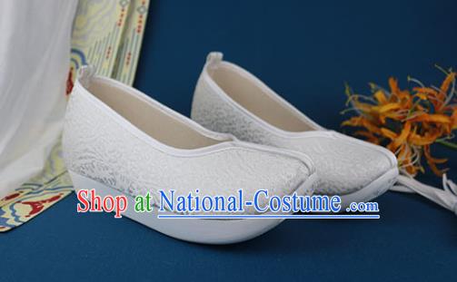 China Ancient Princess Shoes Traditional Ming Dynasty White Brocade Shoes