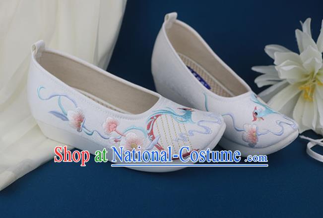 China Traditional Ming Dynasty Shoes Classical Dance Shoes Embroidered White Shoes