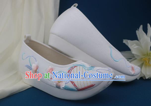 China Traditional Ming Dynasty Shoes Classical Dance Shoes Embroidered White Shoes