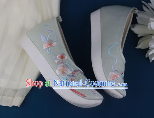 China National Embroidered Shoes Traditional Ming Dynasty Shoes Classical Dance Shoes Light Green Shoes