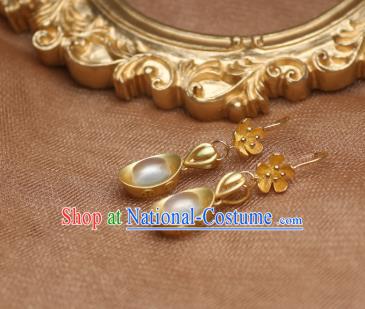 China Traditional Cheongsam Golden Ingot Earrings Ancient Princess White Chalcedony Ear Jewelry