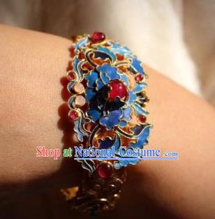 China Handmade Golden Bracelet Jewelry Traditional Qing Dynasty Garnet Bangle Accessories