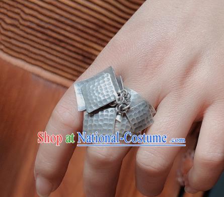 Chinese Handmade Ethnic Ring National Silver Carving Circlet Jewelry