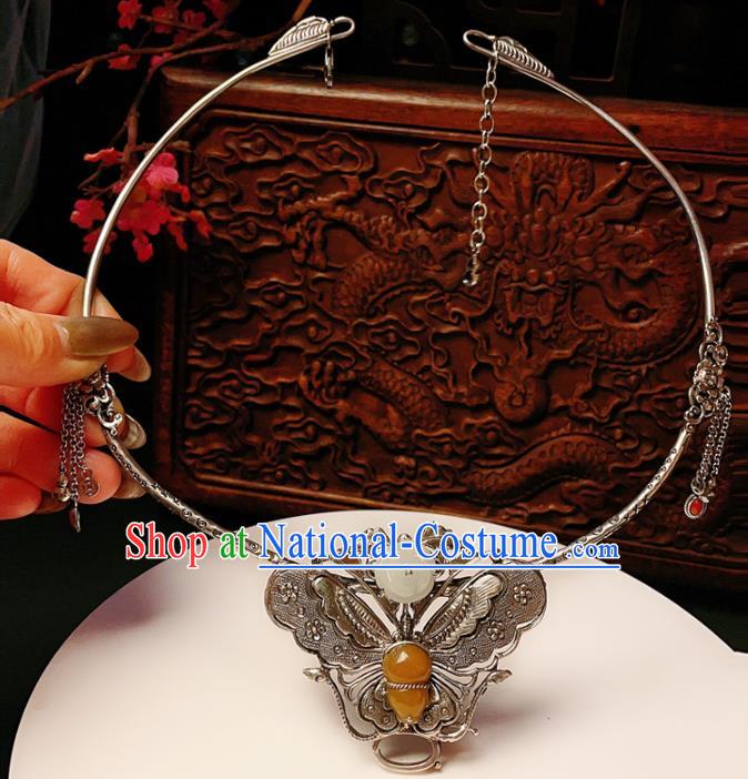 China Traditional Silver Butterfly Necklace Accessories Handmade Wedding Yellow Jadeite Gourd Necklet