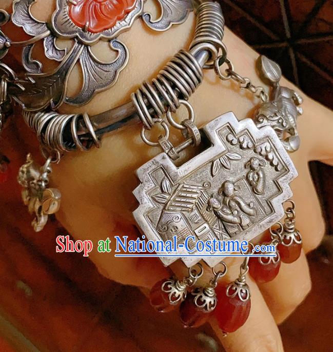 Handmade Chinese Silver Lock Bracelet Accessories Traditional Culture Jewelry Agate Tassel Bangle