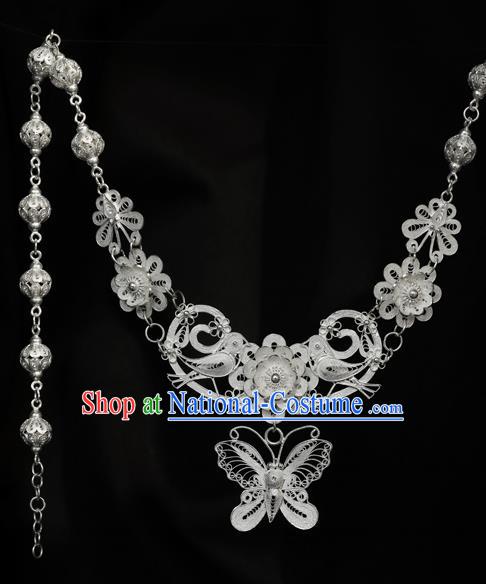 China Traditional Hanfu Plum Blossom Necklace Accessories Ancient Princess Silver Butterfly Necklet Pendant