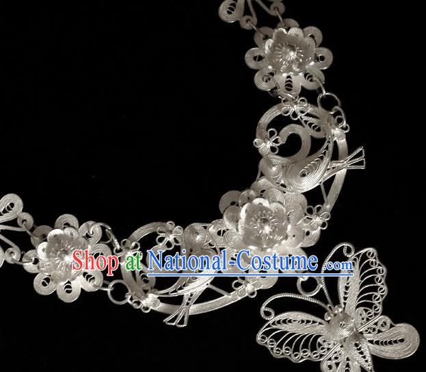 China Traditional Hanfu Plum Blossom Necklace Accessories Ancient Princess Silver Butterfly Necklet Pendant