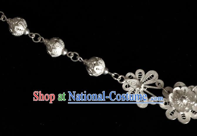 China Traditional Hanfu Plum Blossom Necklace Accessories Ancient Princess Silver Butterfly Necklet Pendant