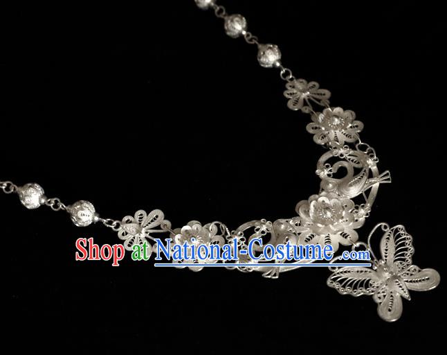 China Traditional Hanfu Plum Blossom Necklace Accessories Ancient Princess Silver Butterfly Necklet Pendant