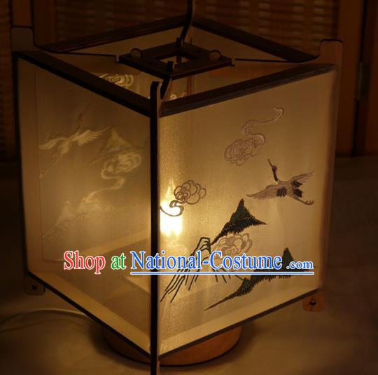 China Traditional New Year Lantern Handmade Embroidered Crane Desk Lamp Classical Palace Lantern