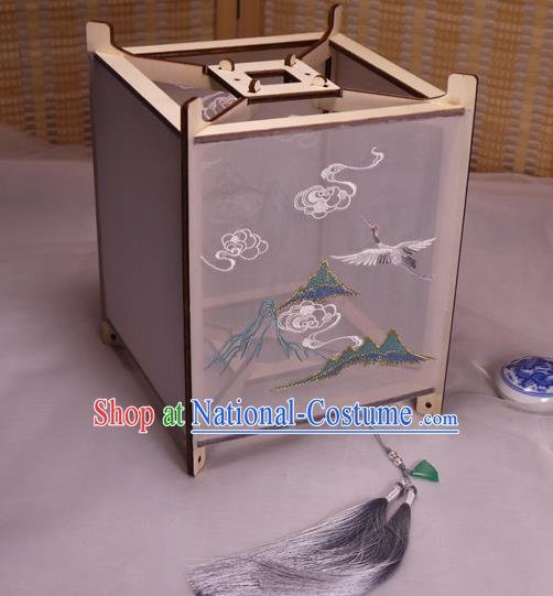 China Traditional New Year Lantern Handmade Embroidered Crane Desk Lamp Classical Palace Lantern