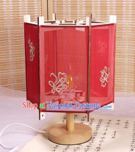 China Classical Red Silk Palace Lantern Traditional Spring Festival Lanterns Handmade Embroidered Hexagon Desk Lamp