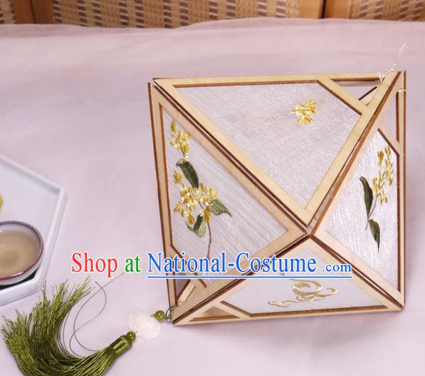 China Classical Rhombus Palace Lantern Traditional Spring Festival Lanterns Handmade Embroidered Osmanthus Portable Lamp