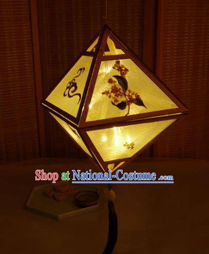 China Classical Rhombus Palace Lantern Traditional Spring Festival Lanterns Handmade Embroidered Osmanthus Portable Lamp