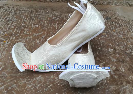 China Traditional Han Dynasty Court Shoes Classical Wedding Shoes Princess White Brocade Shoes