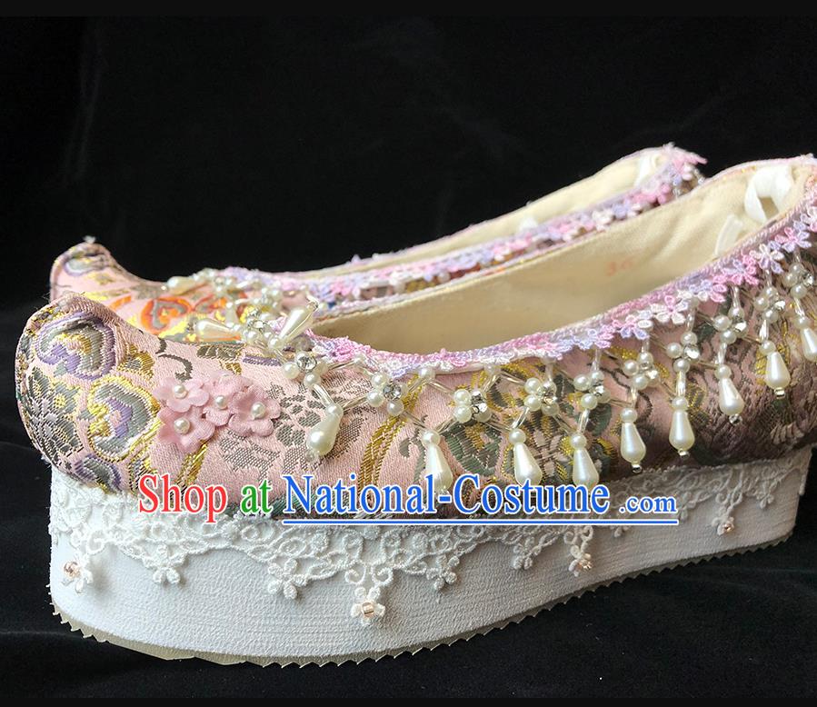 China Traditional Ming Dynasty Wedding Hanfu Shoes Classical Pink Brocade Shoes Ancient Princess Pearls Shoes