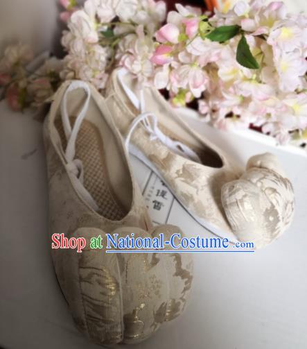 China Traditional Song Dynasty Beige Satin Shoes Handmade Women Shoes Ancient Princess Hanfu Shoes