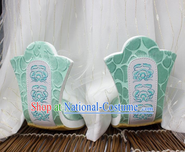 China Traditional Tang Dynasty Princess Shoes Hanfu Hand Painting Clouds Shoes Classical Light Green Brocade Shoes