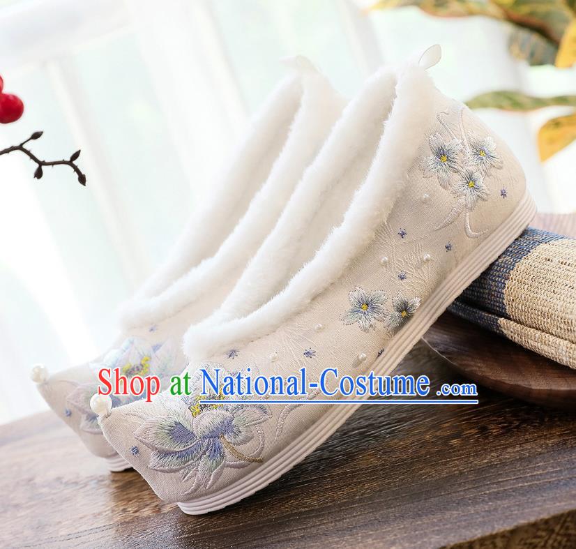 China Classical Embroidered Lotus Shoes Traditional Winter White Cloth Shoes Hanfu Shoes