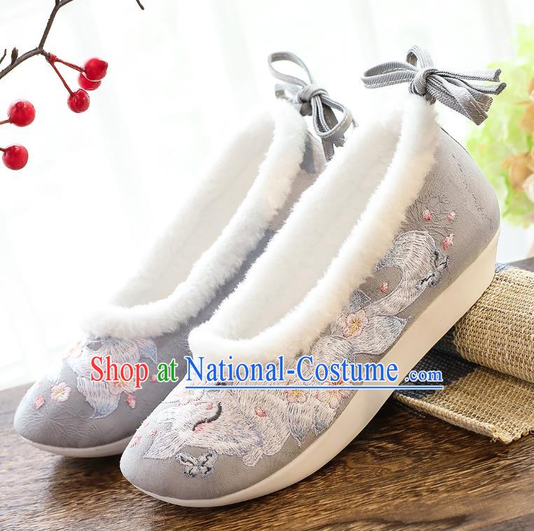 China Traditional Women Hanfu Shoes Winter Grey Cloth Shoes Classical Embroidered Fox Shoes