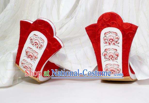 China Traditional Tang Dynasty Princess Shoes Classical Wedding Shoes Handmade Painting Clouds Red Brocade Shoes