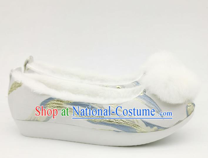 China Traditional Satin Shoes Song Dynasty Noble Lady Hanfu Shoes Classical Brocade Shoes