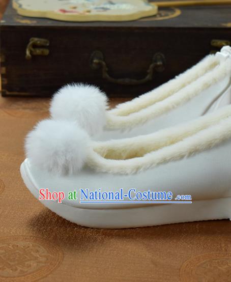 China Traditional Hanfu Shoes Winter Venonat Shoes Women Shoes National White Cloth Shoes