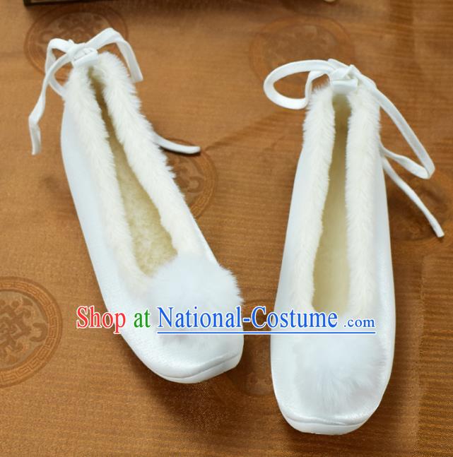 China Traditional Hanfu Shoes Winter Venonat Shoes Women Shoes National White Cloth Shoes