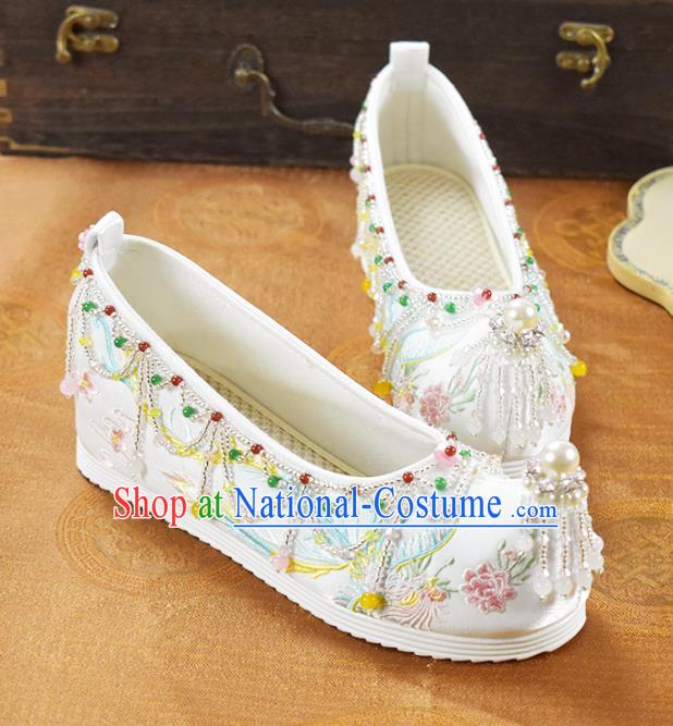 China Women Shoes National Embroidered White Cloth Shoes Traditional Hanfu Shoes Wedding Shoes