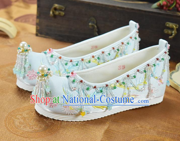 China Traditional Hanfu Shoes Wedding Shoes Women Shoes National Embroidered Light Blue Cloth Shoes