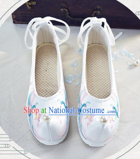 China National Women Embroidered Shoes Traditional Wedding Shoes White Cloth Shoes