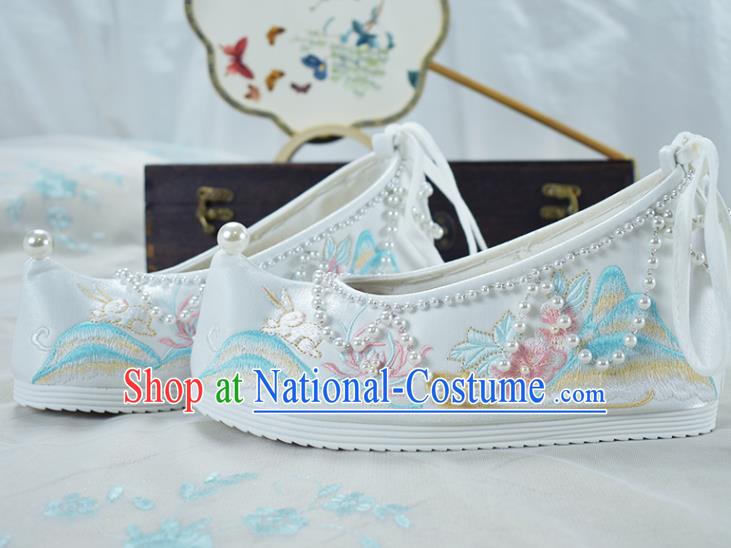 China Women White Embroidered Shoes National Beads Shoes Traditional Hanfu Shoes