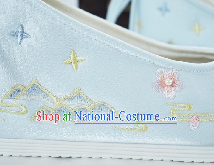 China National Women Shoes Traditional Light Blue Cloth Shoes Embroidered Shoes