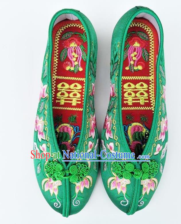 China Traditional Embroidered Shoes Wedding Green Satin Shoes Classical Xiuhe Shoes