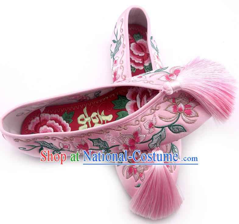 China Classical Bride Shoes Wedding Pink Satin Shoes Traditional Embroidered Flowers Shoes