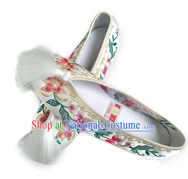 China Traditional Embroidered Flowers Shoes Classical Bride Shoes Wedding White Satin Shoes