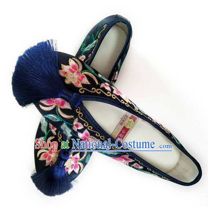 China Classical Wedding Xiu He Shoes Traditional Navy Blue Satin Shoes Embroidered Flowers Shoes