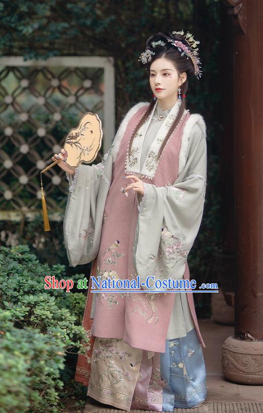 China Ancient Ming Dynasty Court Beauty Historical Clothing Traditional Embroidered Hanfu Garment Costumes