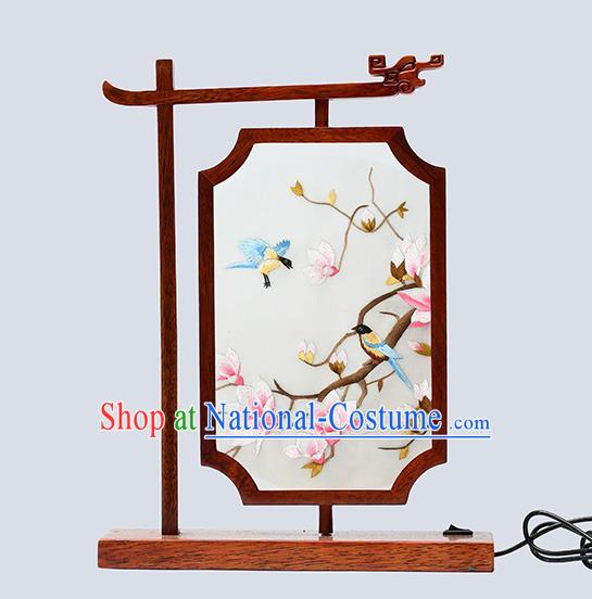 China Suzhou Embroidered Mangnolia Bedside Lamp Handmade Wood Table Decoration LED Desk Lantern