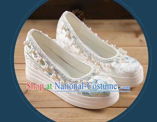 China Hanfu Shoes Embroidered Peony Shoes White Cloth Shoes Pearls Shoes