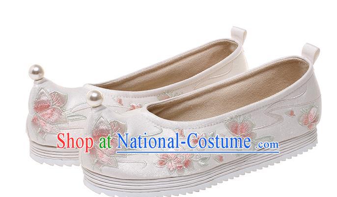 China White Cloth Shoes Traditional Hanfu Shoes Embroidered Peach Blossom Shoes