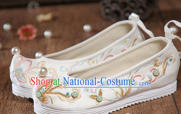 China Ancient Princess White Satin Shoes Traditional Hanfu Shoes Embroidered Beads Shoes