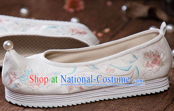 China Traditional Hanfu White Cloth Shoes Ming Dynasty Embroidered Lotus Shoes Ancient Princess Pearl Shoes