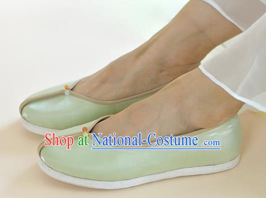 China Traditional Hanfu Light Green Satin Shoes Women Shoes National Shoes