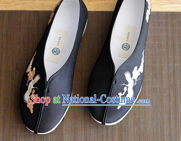 China Kung Fu Shoes Tai Chi Shoes Handmade Painting Crane Black Cloth Shoes for Men