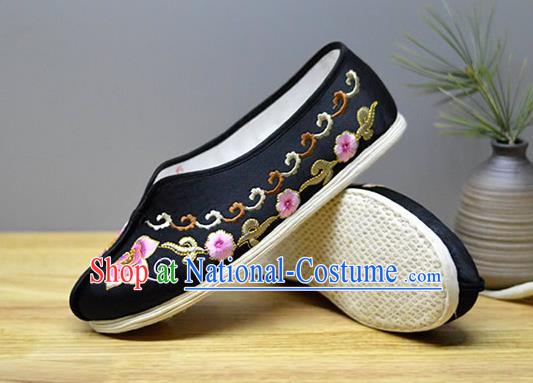 China Traditional Wedding Shoes Black Cloth Shoes National Embroidered Plum Shoes