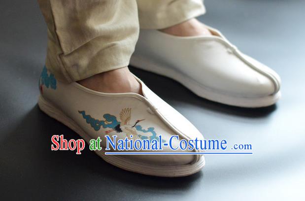 China Handmade Painting Crane Beige Cloth Shoes Tai Chi Shoes for Men