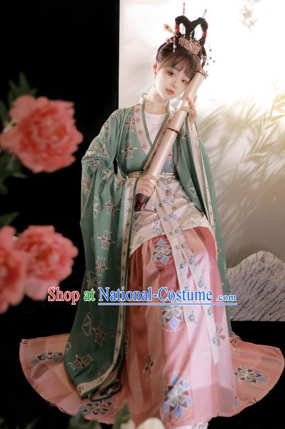 China Traditional Jin Dynasty Royal Princess Clothing Ancient Court Beauty Green Hanfu Dress