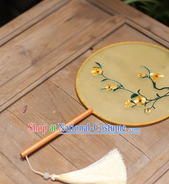 China Handmade Hanfu Palace Fan Embroidered Flowers Circular Fan Traditional Cultural Dance Light Yellow Silk Fan